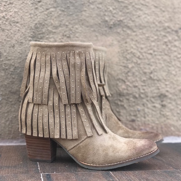 NIB Leather Tan Western Fringe Stud Stitched Boot - Picture 5 of 8